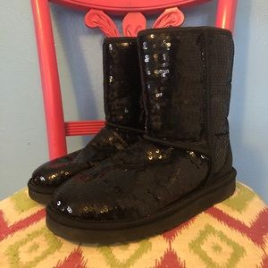 SHORT UGG SEQUIN BOOTS